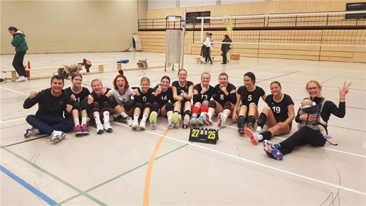 Die Freude stand Spielerinnen, Trainer, Eltern und allen anwesenden Fans ins Gesicht geschrieben. Foto: privat