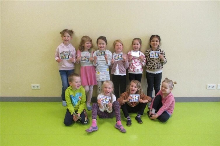 Die Freude über den Führerschein ist groß.