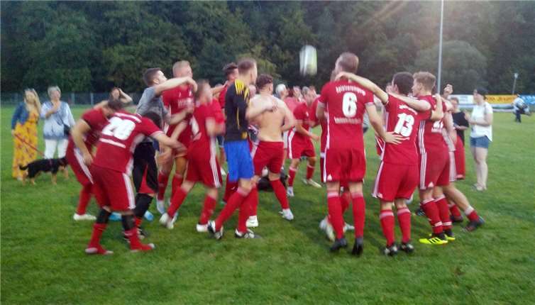 Die Freude und die Erleichterung aufseiten der Spvgg.war nach dem Eckball von Pascal Wycisk riesengroß. privat