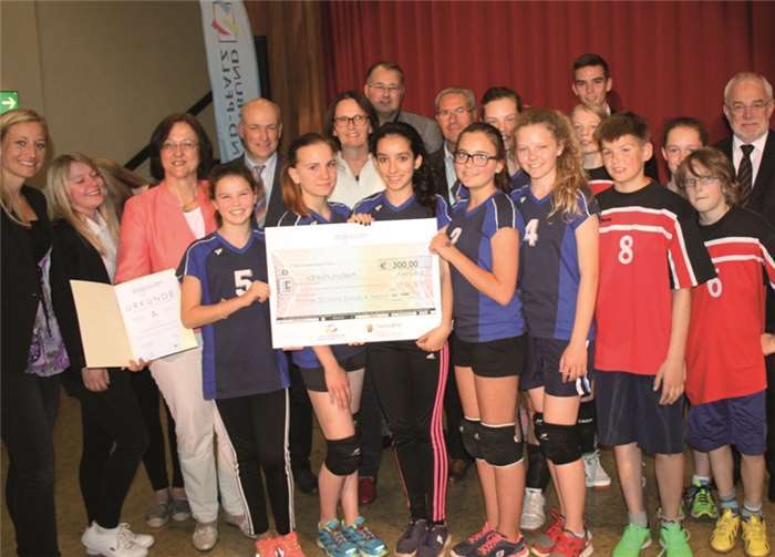 Die Freude war groß: Der LSB RLP gratulierte dem WHG zu 20 Jahren Kooperationsmodell „Sport in Schule und Verein“. FF