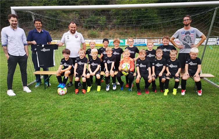 Die Freude war groß: Mit neuen Trikots starten die jungen F-Jugend Kicker der JSG Ahrtal-Insul in die Saison 2020/2021.Foto: privat