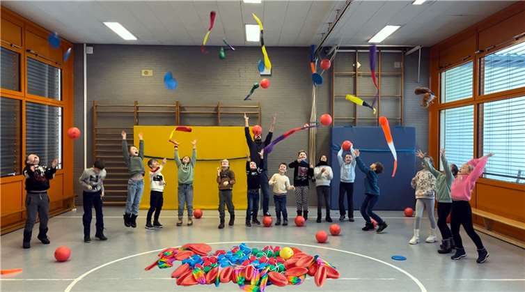 Die Freude war groß über das neue Spielzeug.  Foto: GS Polch