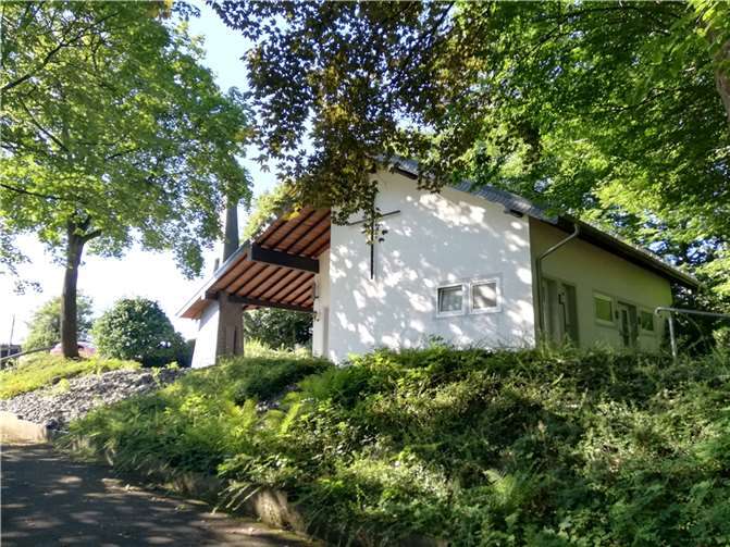 Die Friedhofshalle in Oberelbert. Quelle: OG Oberelbert