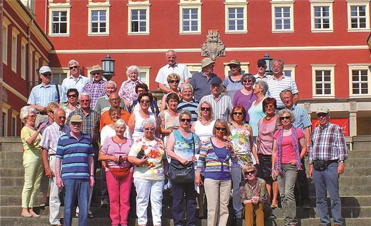 Die Führung durch Schloss und Park war für die 42 Tänzer ein besonderes Erlebnis.privat