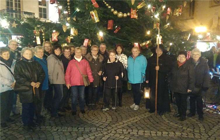 Die Führung endete auf dem schönen, romantischen Weihnachtsmarkt.privat