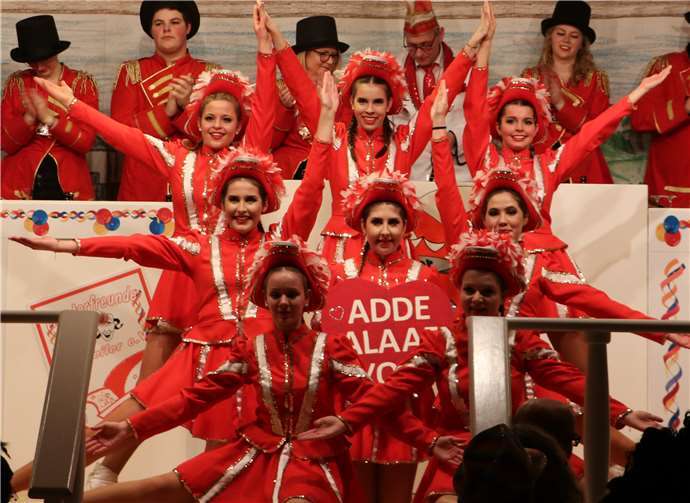 Die Funkengarde aus Adenau bewiesen bei ihrer Tanzdarbietung ein Herz für „Adde“.