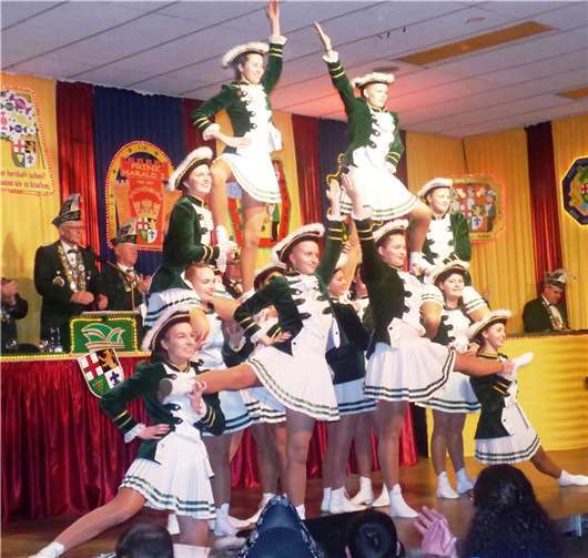 Die Funkengarde in Aktion. Foto: Erich Möntenich