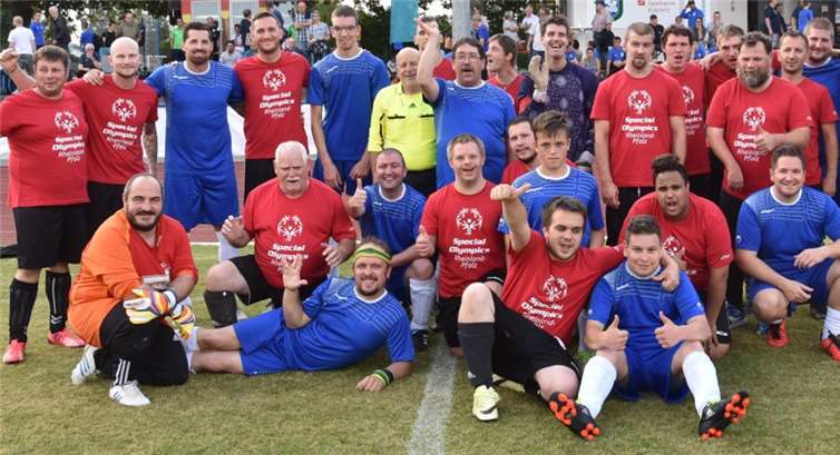 Die Fußballer von Special Olympics und der Rhein-Mosel-Werkstatt hoffen auf eine Austragung der Landesspiele 2021 in ihrer Heimat Koblenz. Bildquelle: Wilfried Kootz,Special Olympics Rheinland-Pfalz e.V.