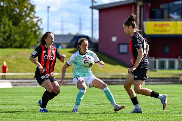 SG 99 Andernach kassiert bittere Heimniederlage gegen Ingolstadt Die Fußballerinnen der SG 99 Andernach warten weiter auf den ersten Sieg in der 2. Bundesliga. Foto: Norina Tönges