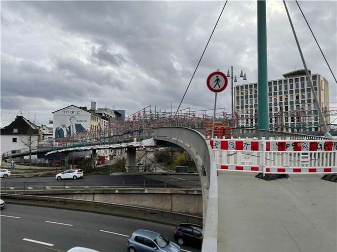 Die Fußgängerbrücke Moselring.  Foto: Stadt Koblenz/ Thomas Knaak