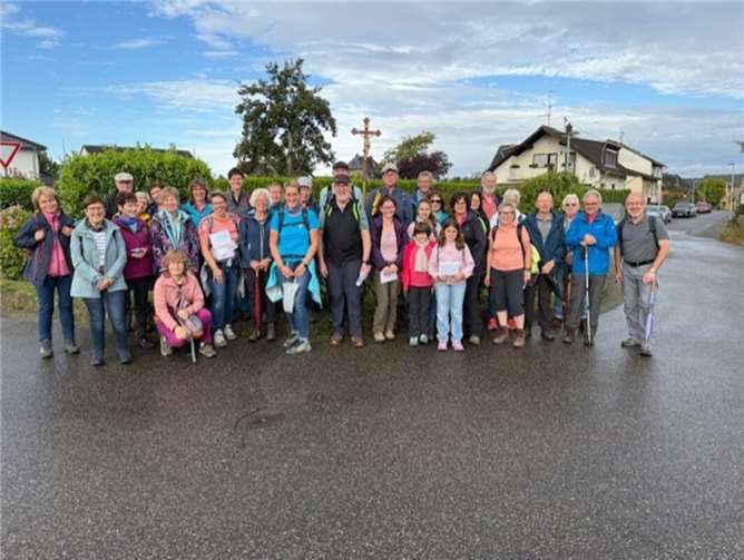 Die Fußgruppe startete um 9 Uhr auf Dieblich-Berg. Fotos: privat