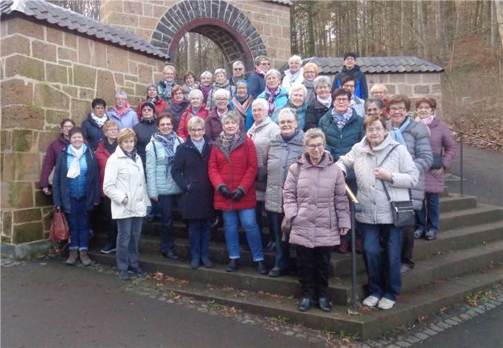 Die Fußpilger am Klosterfriedhof.Foto: privat