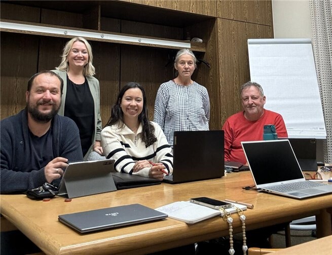 Die GRÜNE Kreistagsfraktion v.l.n.r. Christoph Scheuer, Verena Örenbas, Sarah Rößel, Birgit Stupp, Mathias Heeb. Es fehlt auf dem Foto Dr. Natalie Wendisch.  Foto: Sarah Rößel