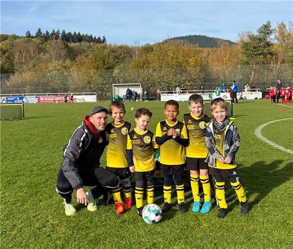 Die GSG-Bambini-Mannschaft mit ihrem Trainer.  Foto: privat