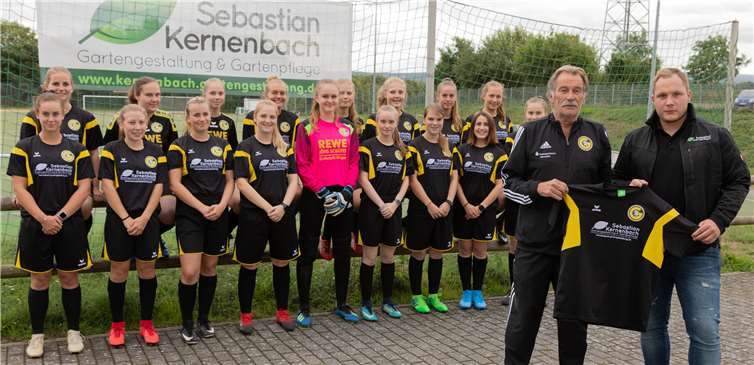 Die GSG-Damen freuen sich sehr über die Unterstützung durch ihren neuen Sponsor. Foto: Andreas Thun