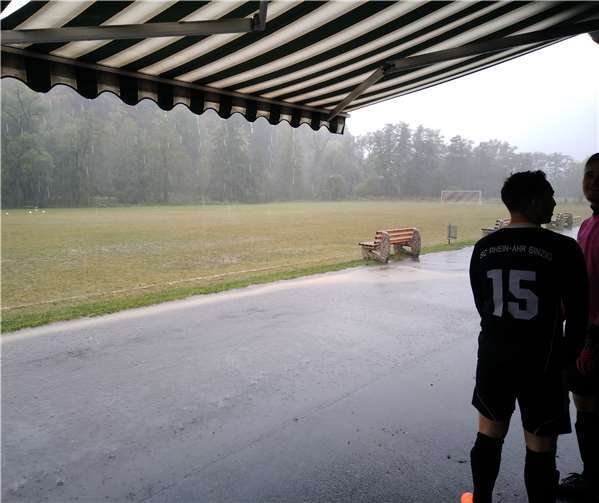 Die Gäste aus Bad Bodendorf wurden mit harschen Spielbedingungen konfrontiert. privat