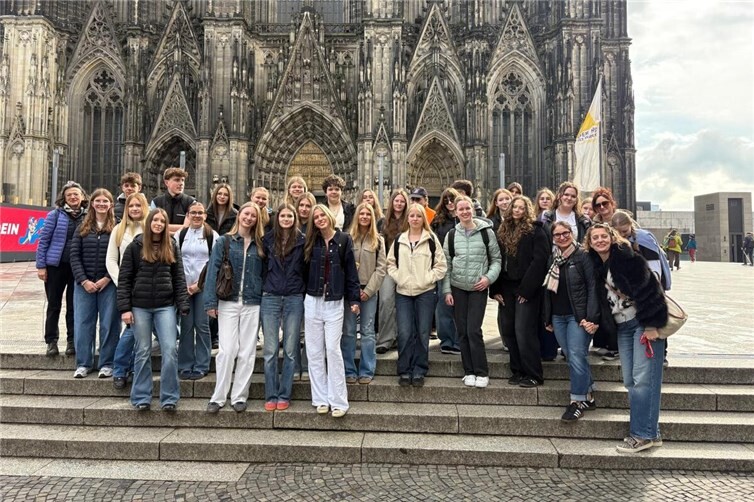 Die Gäste aus Polen vor dem Kölner Dom
