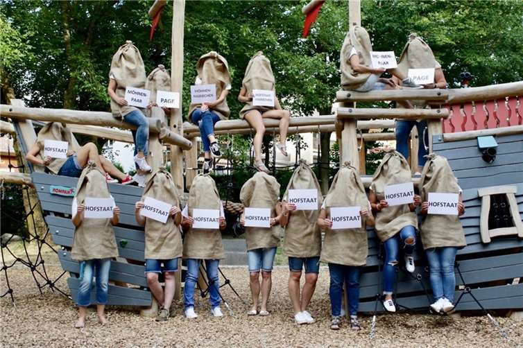 Die Gäste dürfen gespannt sein auf das neue Möhnenpaar und seinen Hofstaat und sich auf ein Feuerwerk der guten Laune freuen. Quelle: Möhnenclub Mülheim