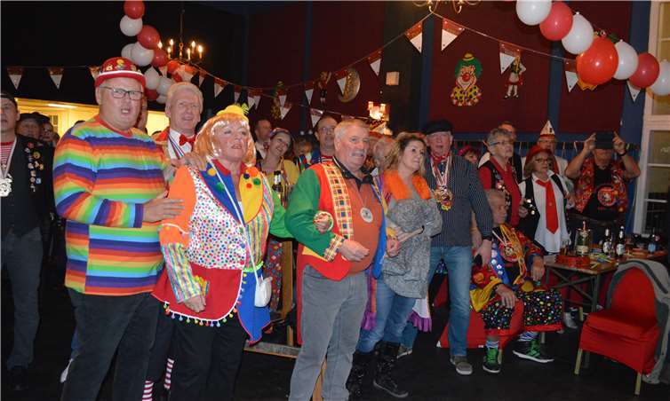 Die Gäste hatten Riesenspaß in der knubbelvollen Kulturwerkstatt. Fotos: AB