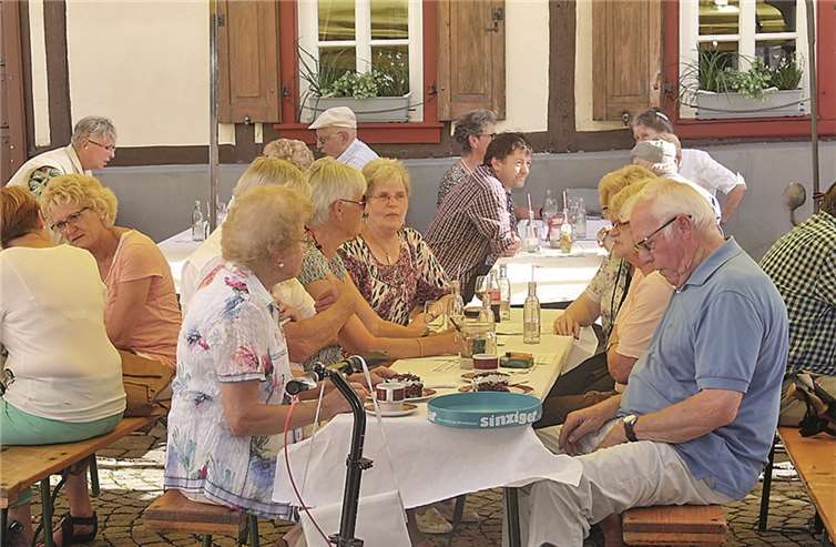 Die Gäste ließen es sich gut gehen.