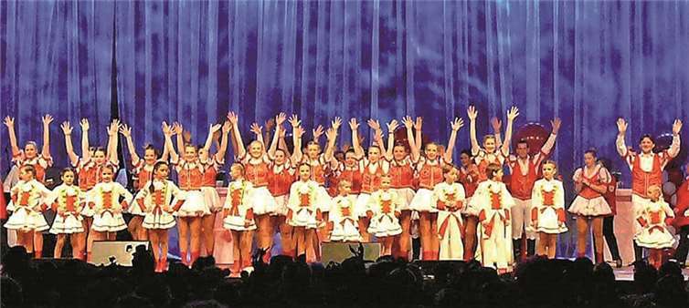 Die Garde- und Showtänze der K. K. Funken „Rot-Weiß“ begeisterten alle.