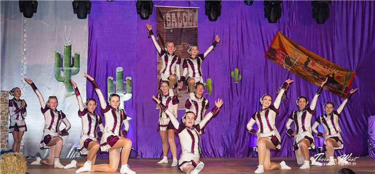 Die Garden des KCK begeisterten mit ihren tänzerischen Darbietungen.