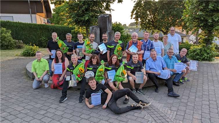 Die Geehrten. Fotos: TT-Kreis WW-Süd/ Rhein-Lahn