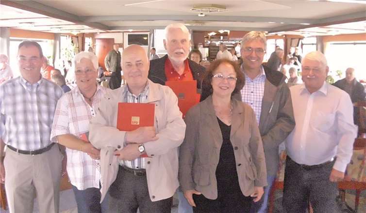 Die Geehrten auf dem „Roten Boot“. privat