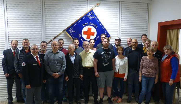 Die Geehrten sowie Helferinnen und Helfer des DRK-Ortsvereins.Foto: privat