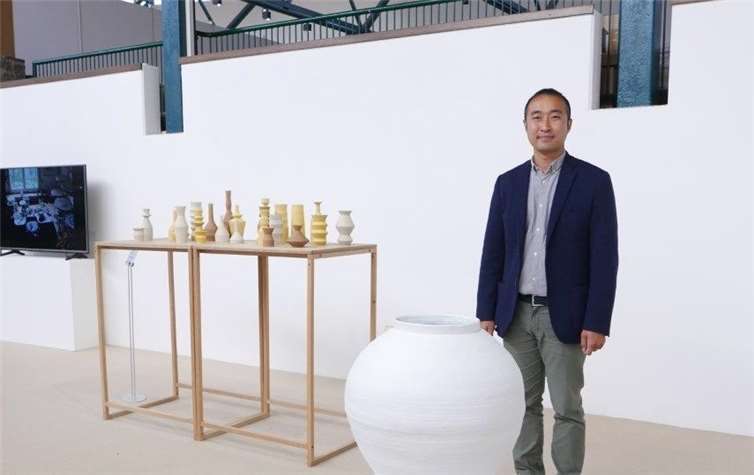 Die Gefäße und Formen von Kiho Kang brachtendem Künstler den zweiten Preis ein. Foto: Privat