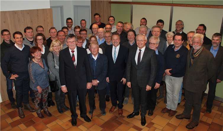 Die Gemeinde Kurtscheid hatte ortsansässige Firmeninhaber und Selbstständige, sowie Firmen außerhalb des Ortes eingeladen. privat