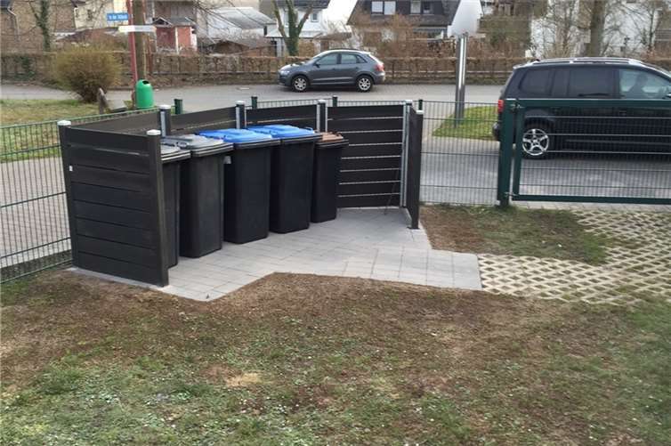 Die Gemeinde Löf hat den Platz für die Mülleimer im Kindergarten neu angelegt.Privat