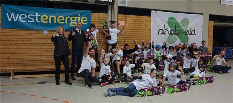 Die Gemeinde Swisttal und Westenergie haben zu einem Skateboard-Workshop mit skate-aid in Swisttal-Heimerzheim eingeladen.Foto: privat