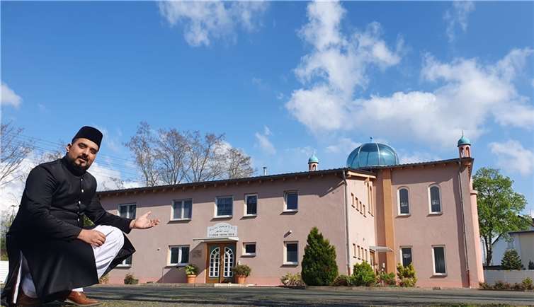 Die Gemeinde lädt ihre Mitbürgerinnen und Mitbürger im Großraum Koblenz am 1. Mai in der Zeit von 10 bis 18 Uhr zu einem besonderen Tag der offenen Tür in die Tahir Moschee ein. Quelle: Ahmadiyya Muslim Jamaat