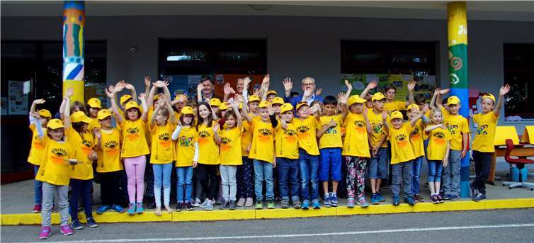 Die Gemeinschaft der Sonnenfeldschule feierte das 55-jährige Bestehen ihrer Grundschule. Fotos: MIH