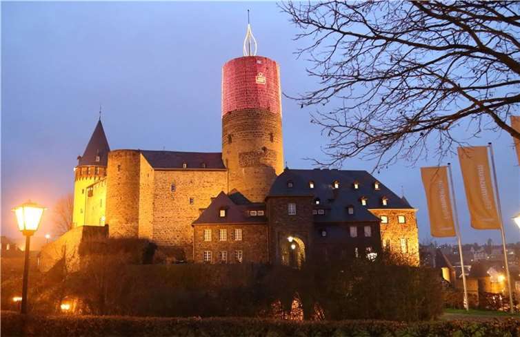 Die Genovevaburg zur Adventszeit. Foto: Josef Dedenbach