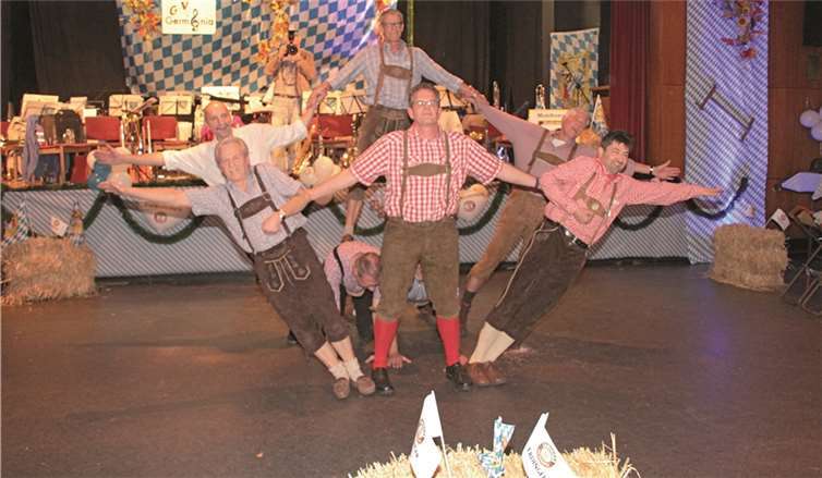 Die Germania Dancers – die Männer wollten mal für die Frauen tanzen und nicht wie sonst die Frauen für die Männer – das war mutig und kam total an – super Gaudi Stimmung. AND