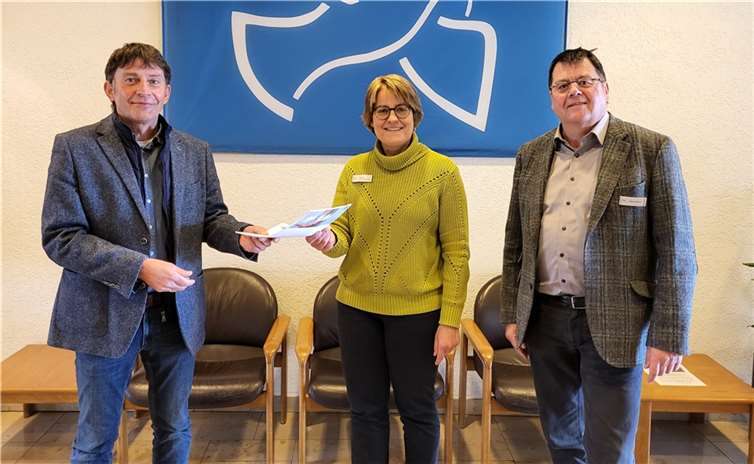 Die Geschäftsführung des Herz-Jesu-Hauses mit dem Leiter des BBZ Koblenz Ansgar Sauerborn. Quelle: Kührer Fürsorge GmbH