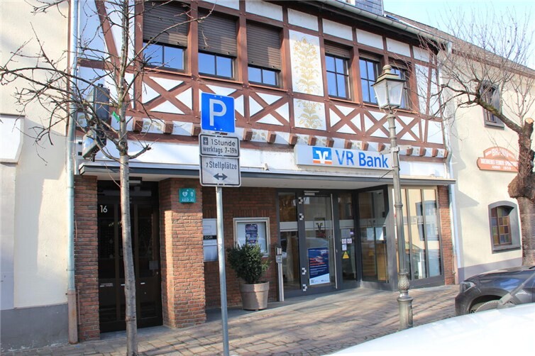 Die Geschäftsstelle in Heimersheim wird zum 31. März in eine Selbstbedienungs-Filiale umgewandelt.