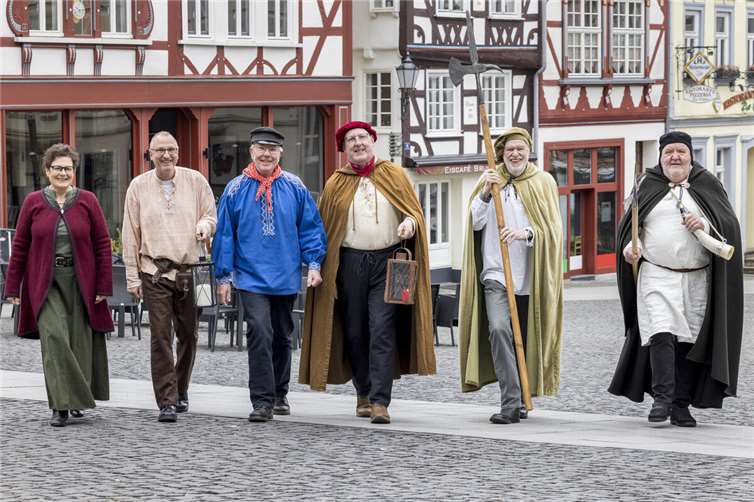 Hachenburger Stadtspaziergang im Oktober Die Geschichte von Hachenburg bei einem Stadtspaziergang erleben. Foto: Roeder-Moldenhauer