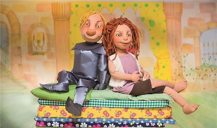 Die Geschichte wird unter anderem mit Puppen erzählt.privat