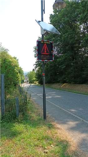 Die Geschwindigkeitsmessanlage.