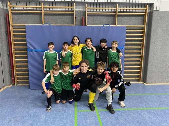 Die Geschwister-Scholl-Realschule plus Andernach war mit zwei Mannschaften im Teilnehmerfeld vertreten, die von den Lehrern Enrico Thielecke und Eike Mund betreut wurden. Foto: Linda Pfannschmidt