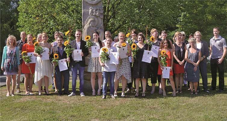 Die Gesundheits- und Krankenpfleger/innen wurden feierlich verabschiedet. privat