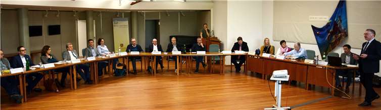 Die Gesundheitsversorgung im ländlichen Raum war eines der Themen der Kreisgesundheitskonferenz, zu der Landrat Frank Puchtler eingeladen hatte. Foto: Uwe Rindsfüßer