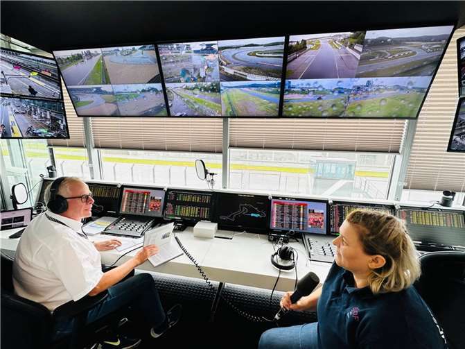 Die „Get Better Soon“ Autorin Sabine Hansen bei Joachim Ebertz. Foto: AC Mayen