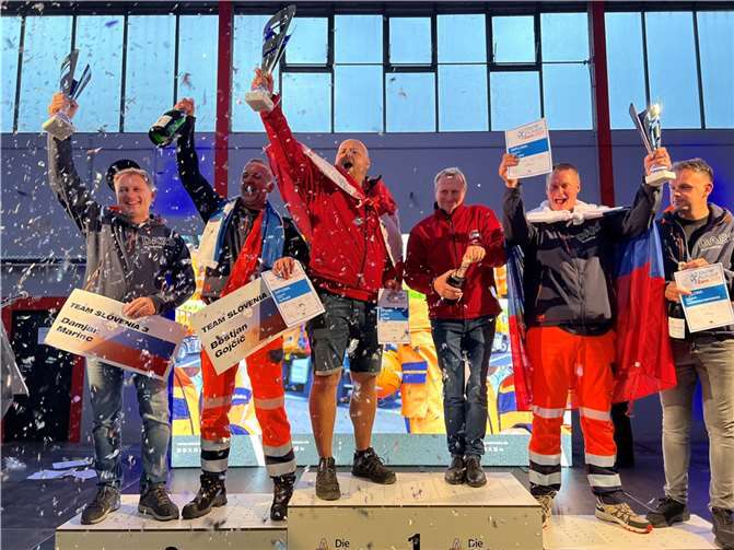 Beste Schneeräumer Europas demonstrieren auf Flugplatz ihr Können Die Gewinner der 2. Europameisterschaft im Schneepflugfahren: 1. Platz: John Meierhofer und Christian Ringdorfer, 2. Platz: Boštjan Gojcic und Damjan Marinc und 3. Platz Bojan Križman und Roman Barkovic. Fotos: Autobahn GmbH
