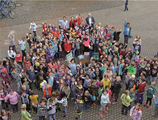 Die Gewinner der Ahrweiler Aloisiusschule freuten sich über rund 40 Spiele.privat