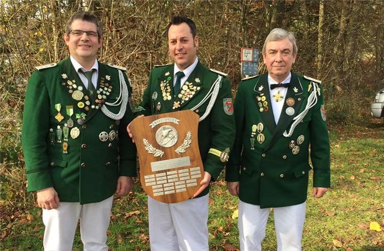 Die Gewinner der Wanderplakette mit Rolf Hilger, Stefan Breil und Carlo Rausch.