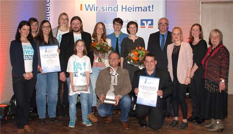 Die Gewinner des 10. Zukunftspreises Heimat heißen „Dauner-Viadukt für Jung und Alt“ aus Daun und „Clean River Project“ aus Winningen an der Mosel. US
